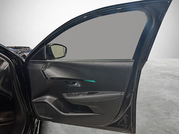Peugeot e-208 17 of 25