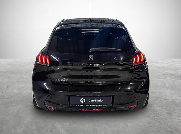 Peugeot e-208 4 of 25