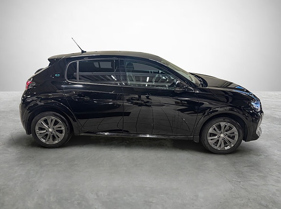 Peugeot e-208 6 of 25