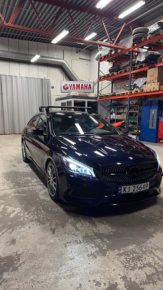 Mercedes-Benz CLA180 3 of 5