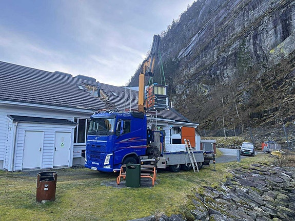 Volvo FH540 . 8x4 TRIDEM , PARABEL-LUFT, RETARDER, 6,2 M PLAN OG KRAN EFFER 395-8S , VINSJ 1900 KP. KAN LEVERES RASKT, BUD VIL BLI VURDERT FORTLØPENDE ::::T