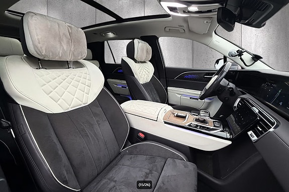 Hongqi E-HS9 18 of 20