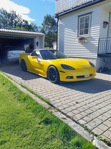 Chevrolet Corvette 9 of 12
