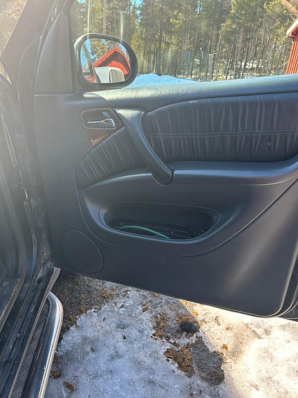 Mercedes-Benz ML270 5 of 9
