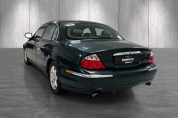 Jaguar S-TYPE 4 of 5