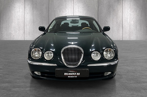 Jaguar S-TYPE 2 of 5
