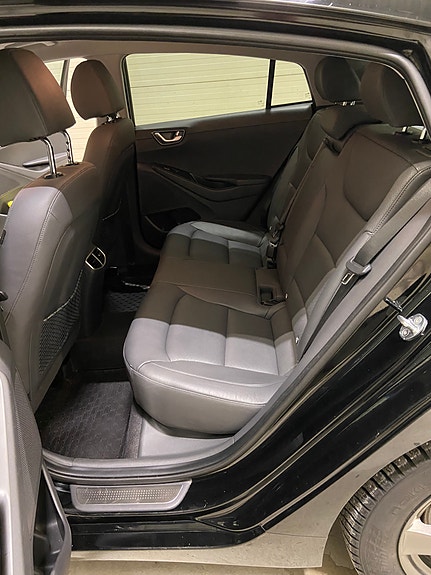 Hyundai IONIQ 11 of 22