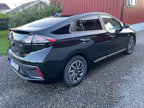 Hyundai IONIQ 3 of 22