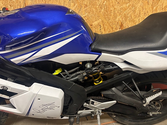 Yamaha TZR 50 4 of 5
