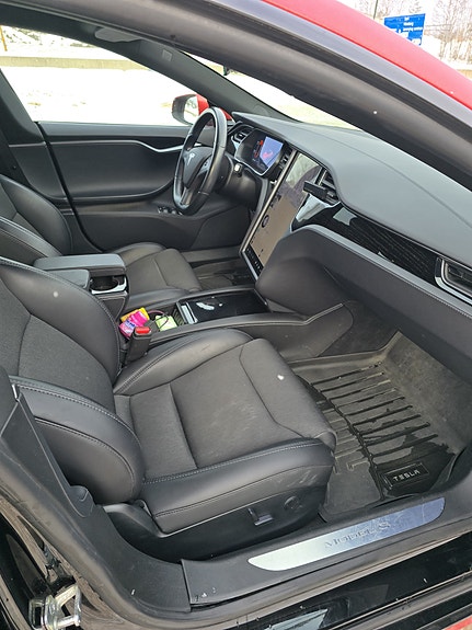 Tesla Model S 8 of 16