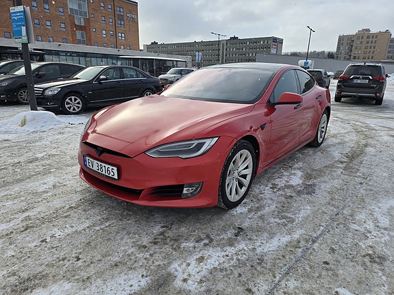Tesla Model S 4 of 16