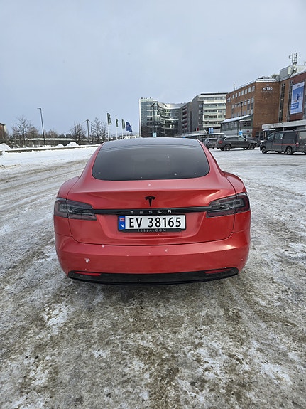 Tesla Model S 7 of 16
