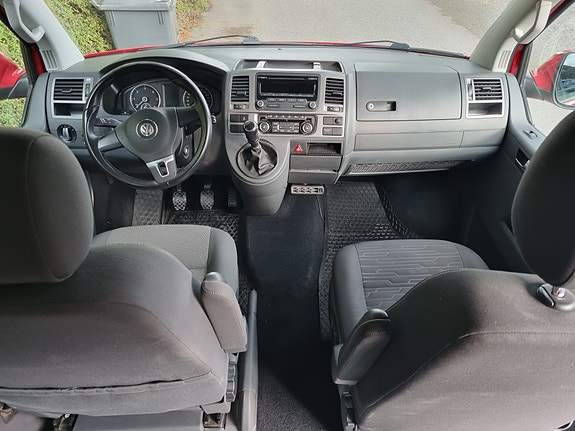Volkswagen Caravelle 11 of 14