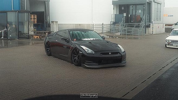 Nissan GT-R 23 of 27