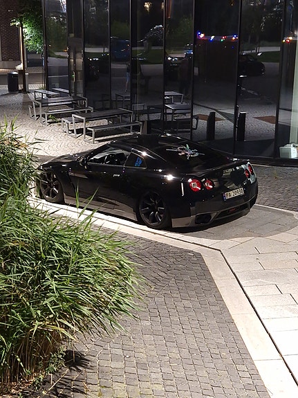 Nissan GT-R 9 of 27