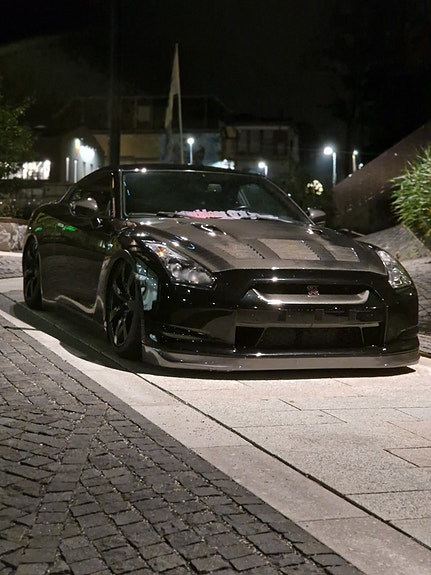 Nissan GT-R 14 of 27