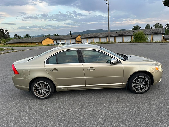 Volvo S80 7 of 30