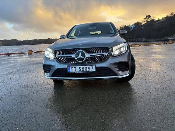 Mercedes-Benz GLC350 e 2 of 21