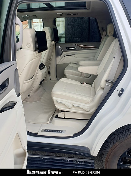 Cadillac Escalade 13 of 22