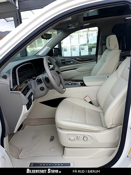 Cadillac Escalade 9 of 22
