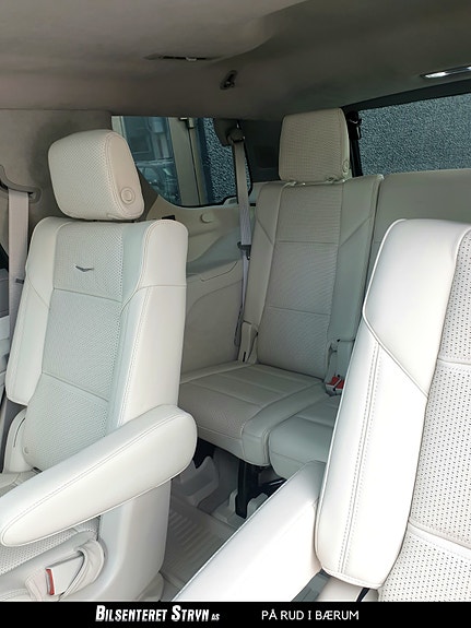 Cadillac Escalade 15 of 22