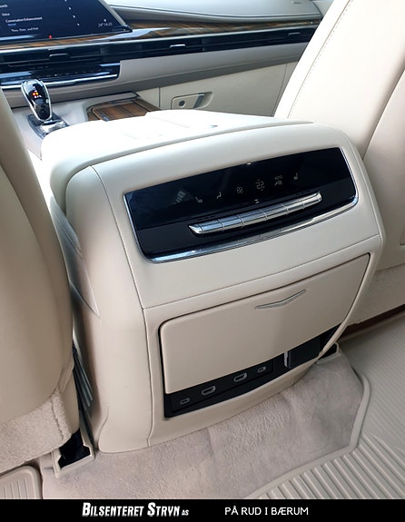 Cadillac Escalade 16 of 22