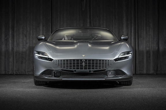Ferrari Roma Spider 2 of 5