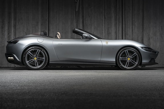 Ferrari Roma Spider 4 of 5