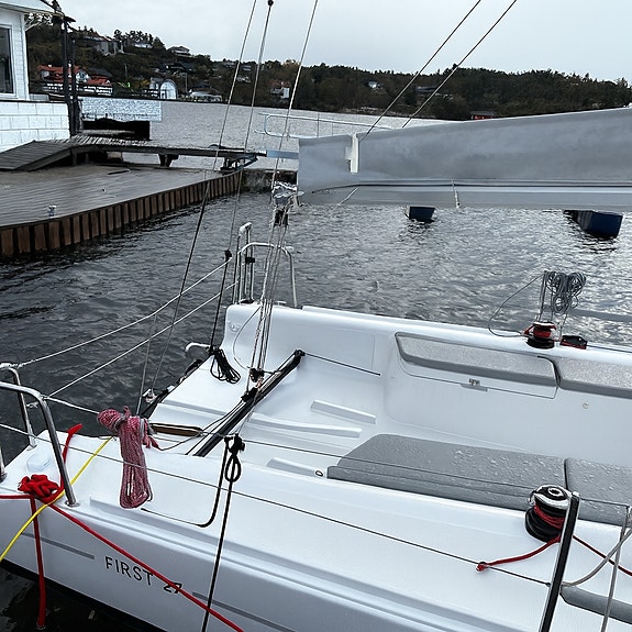 Beneteau First 27 kombinerer sporty seilegenskaper med trygghet og komfort 5 of 5