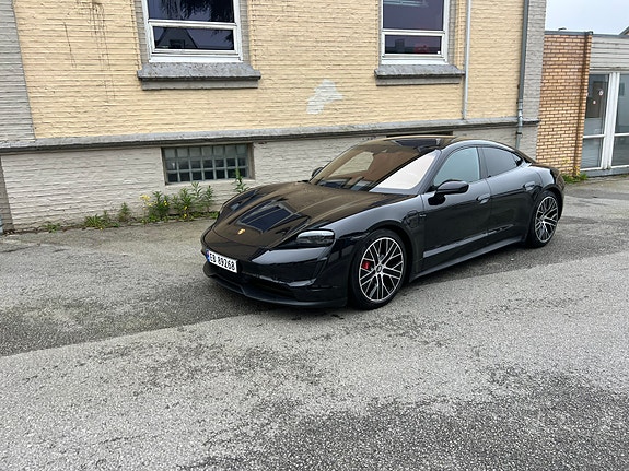 Porsche Taycan 5 of 5
