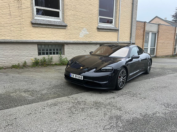 Porsche Taycan 2 of 5