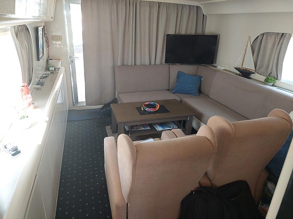 Yacht  på 64 fot leies ut i Spania /Torrevieja  kun liggende ved kai opphold. 8 of 10