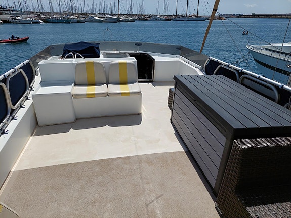Yacht  på 64 fot leies ut i Spania /Torrevieja  kun liggende ved kai opphold. 4 of 10