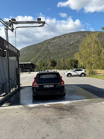 Volvo V70 3 of 14