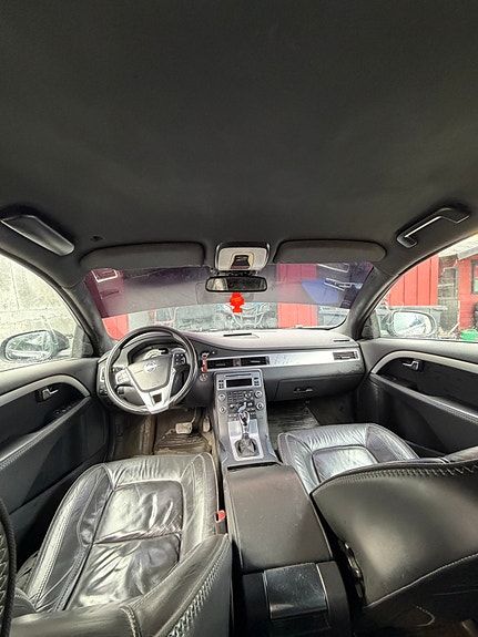 Volvo V70 8 of 14