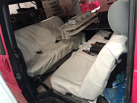 Volkswagen Caravelle 12 of 13