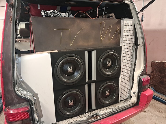 Volkswagen Caravelle 11 of 13
