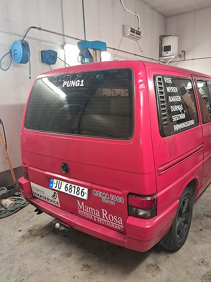 Volkswagen Caravelle 8 of 13
