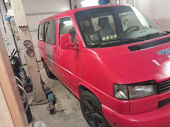 Volkswagen Caravelle 3 of 13