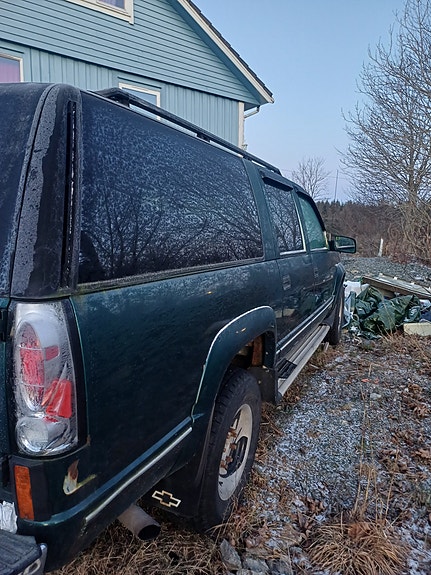 Chevrolet Suburban 5 of 15