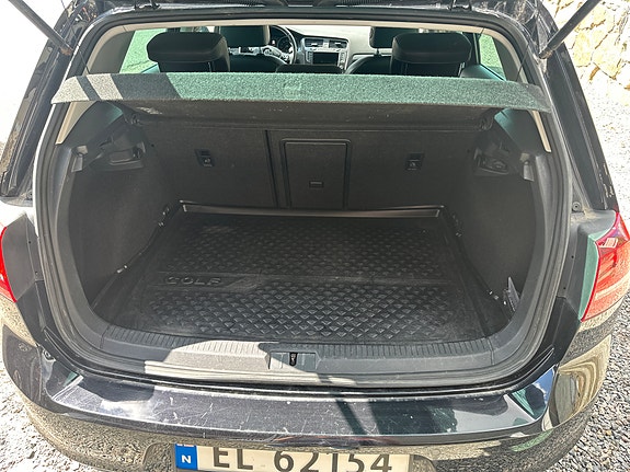 Volkswagen e-Golf VII 11 of 16