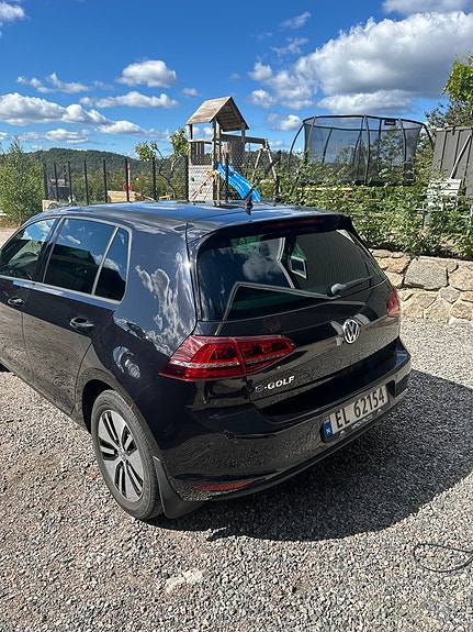 Volkswagen e-Golf VII 5 of 16
