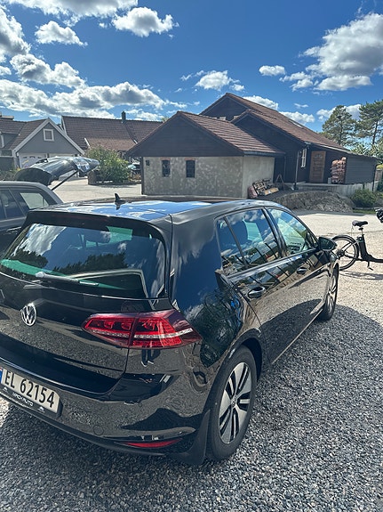 Volkswagen e-Golf VII 6 of 16