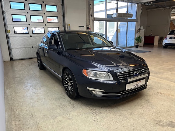 Volvo S80 4 of 5