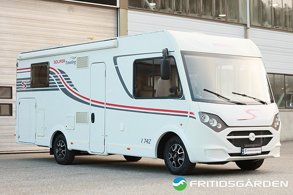 Solifer Traveling I742 // Automat // Aircondition // Solcelle // Ny regreim!