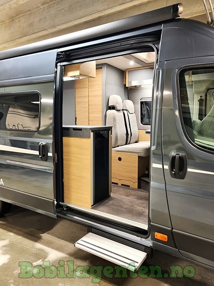 Pøssl Trenta 640 | NYBIL / 180 hk / 8-trinn Automatgir / 180 hk / Langsgående senger / Truma Combi E / Lettmetallfelger / Comfort-Close +++ 6 of 30