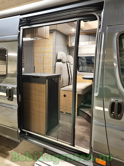 Pøssl Trenta 640 | NYBIL / 180 hk / 8-trinn Automatgir / 180 hk / Langsgående senger / Truma Combi E / Lettmetallfelger / Comfort-Close +++ 7 of 30