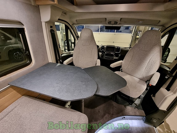 Pøssl Trenta 640 | NYBIL / 180 hk / 8-trinn Automatgir / 180 hk / Langsgående senger / Truma Combi E / Lettmetallfelger / Comfort-Close +++ 12 of 30