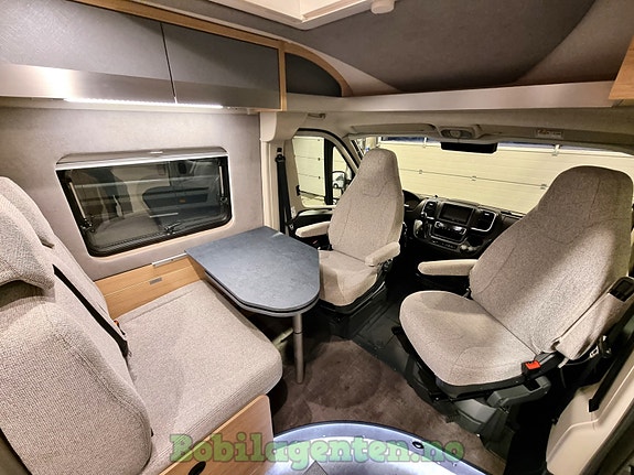 Pøssl Trenta 640 | NYBIL / 180 hk / 8-trinn Automatgir / 180 hk / Langsgående senger / Truma Combi E / Lettmetallfelger / Comfort-Close +++ 9 of 30