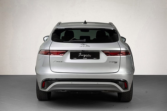 Jaguar F-PACE 5 of 5